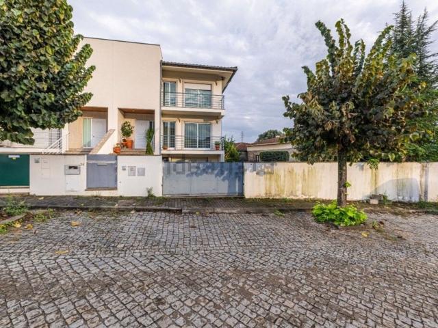 Moradia, Ferreiros Prozelo Besteiros