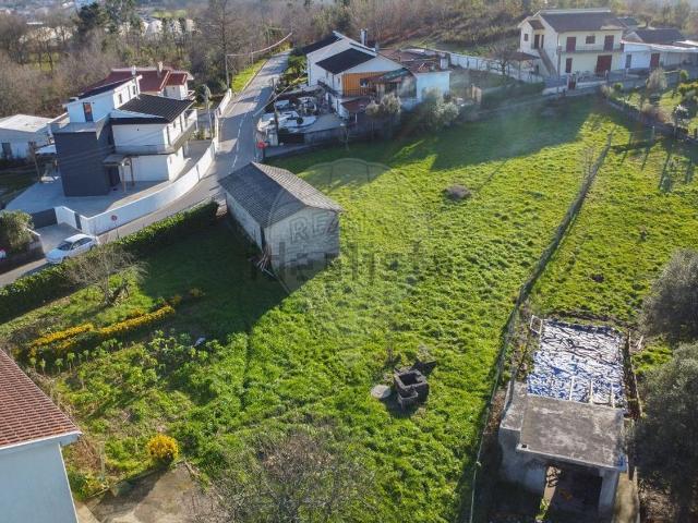 Moradia, Fonte Arcada e Oliveira