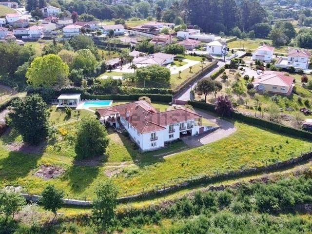 Moradia, Fonte Arcada e Oliveira