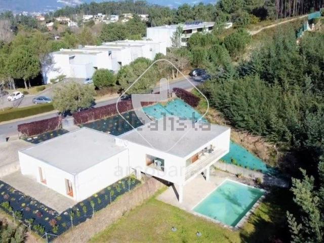 Moradia, Fornelos e Queijada