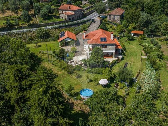 Moradia, Fornelos e Queijada