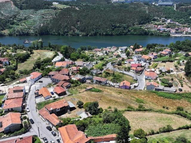 Moradia, Foz do Sousa e Covelo