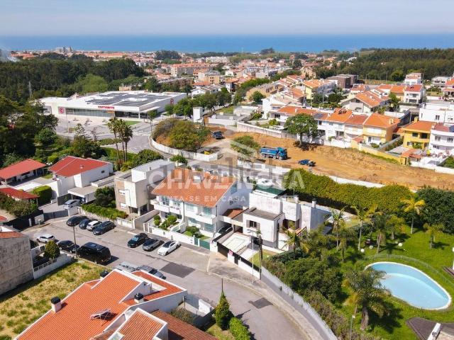 Moradia, Foz do Sousa e Covelo