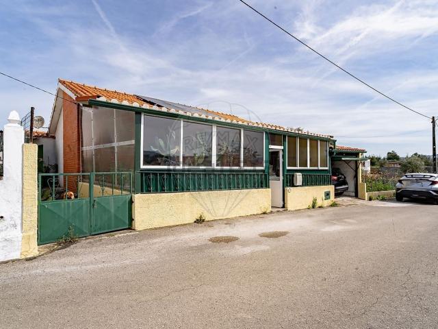 Moradia, Friúmes e Paradela
