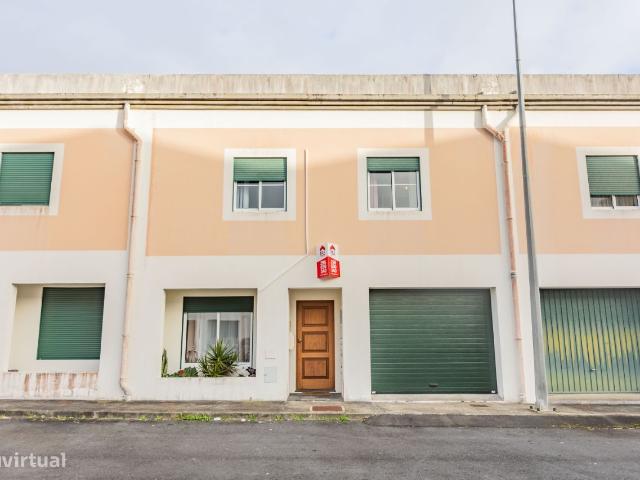 Moradia Geminada na Faj de Baixo