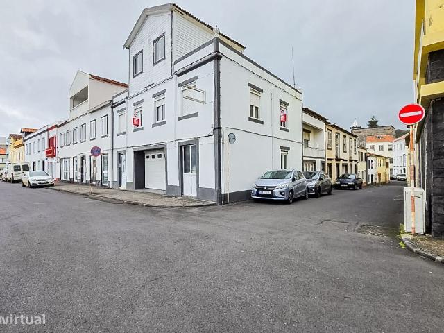 Moradia Geminada na Horta
