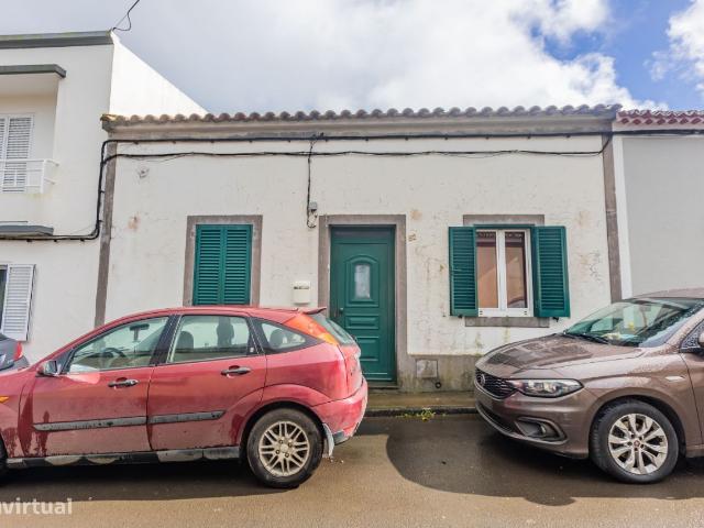 Moradia Geminada com 2 quartos no Pico da Pedra