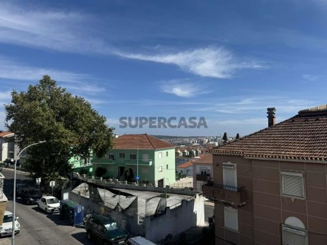 Moradia Geminada com terraço Lisboa Amadora
