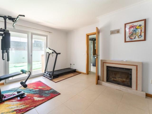 Moradia geminada com vista campo e mar, perto da praia 135m² Famalicão