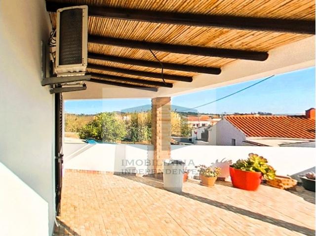 Moradia Geminada com Garagem em Amorosa, São Bartolomeu de Messines, Algarve