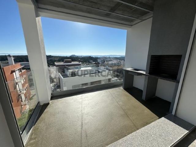 Moradia Geminada com piscina