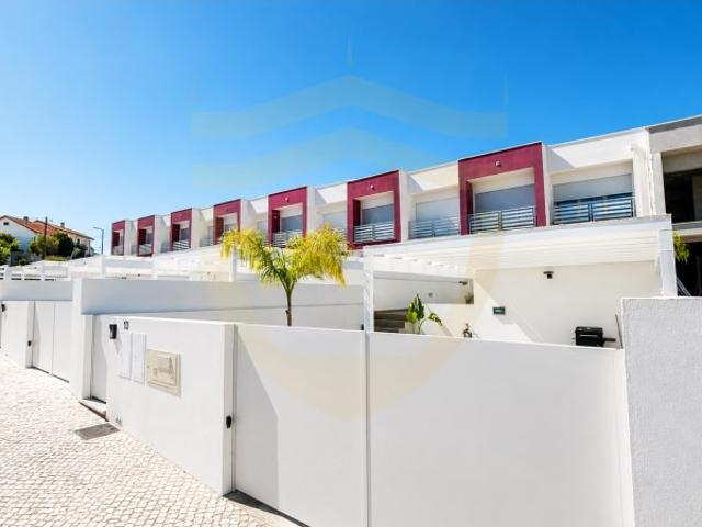 Moradia Geminada de Arquitetura Contemporânea Urbanização do Arneiro Carapinheira Montemor o Velho Coimbra