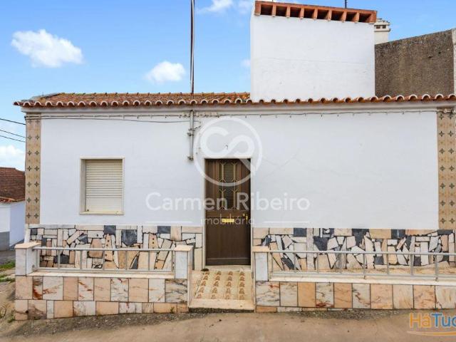 Moradia geminada de gaveto em São Bento do Cortiço | 26084081526
