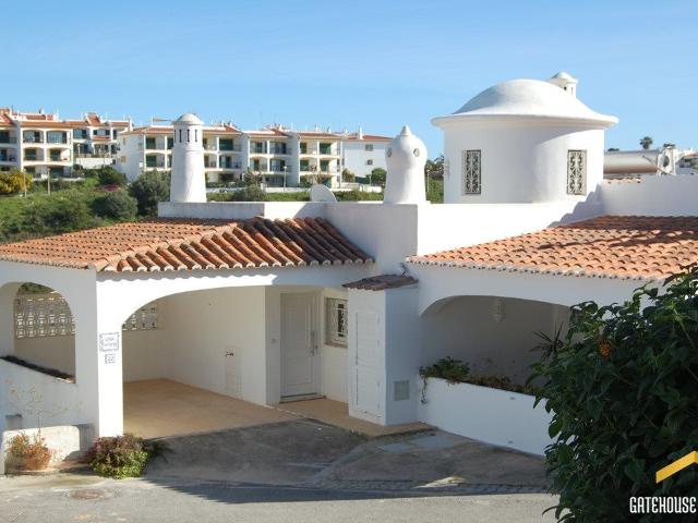 Moradia geminada de 2 quartos à venda em Carvoeiro, Algarve 103m² Lagoa e Carvoeiro