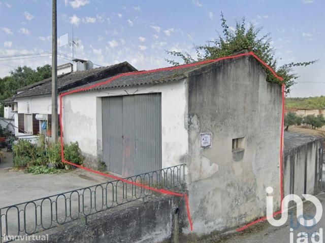 Moradia geminada em Alcanede de 35 m2