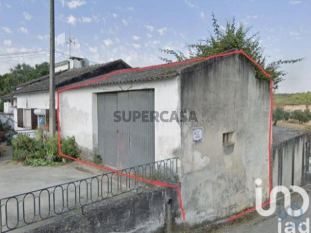 Moradia geminada em Alcanede de 35 m²