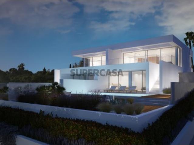 Moradia geminada em construção em Praia da Luz