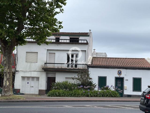 Moradia geminada, para venda, Ponta Delgada Ponta Delgada