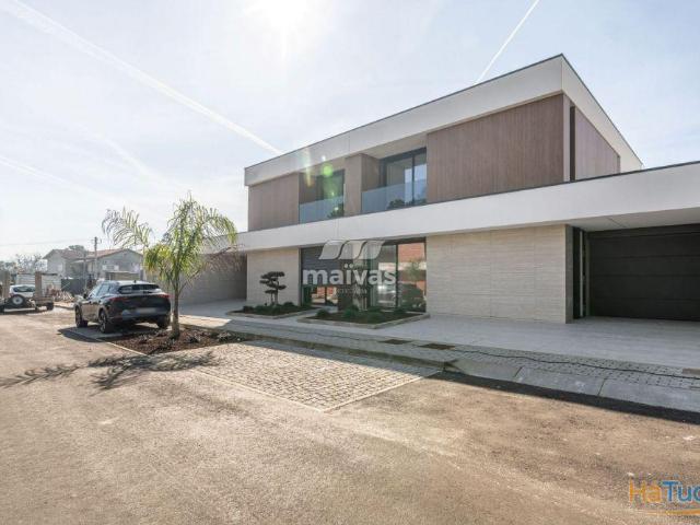 Moradia geminada, para venda, Vila Verde Turiz | 26084069125