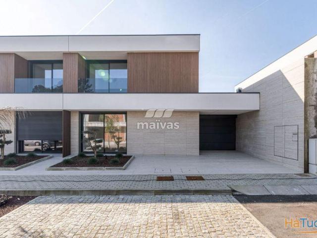 Moradia geminada, para venda, Vila Verde Turiz | 26084069126