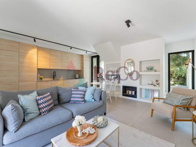 Moradia Geminada Renovada com 2 Quartos em Fonte Santa 108m² Quarteira