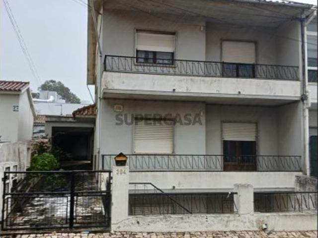 MORADIA GEMINADA V7 COM GARAGEM E LOGRADOURO SASSOEIROS