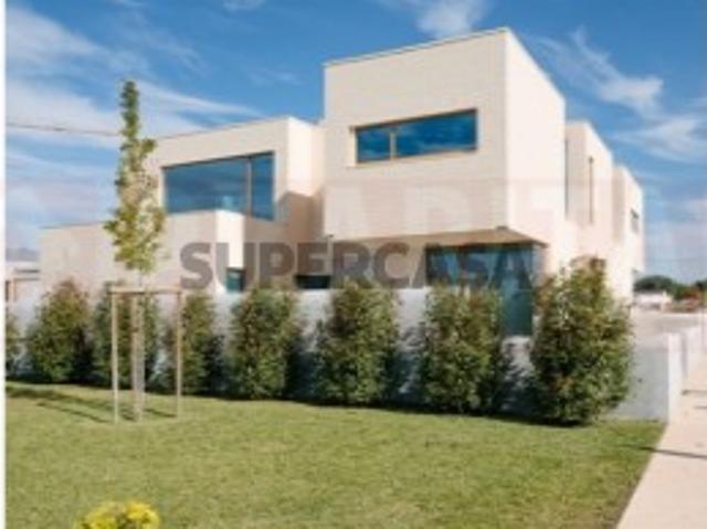 Moradia Geminada T4+1 Venda em Esgueira,Aveiro