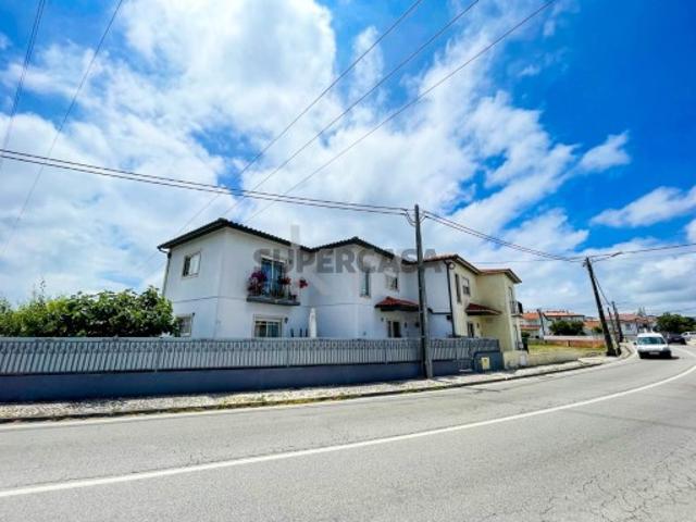 Moradia Geminada T4+1 | Pedrulheira | Marinha Grande