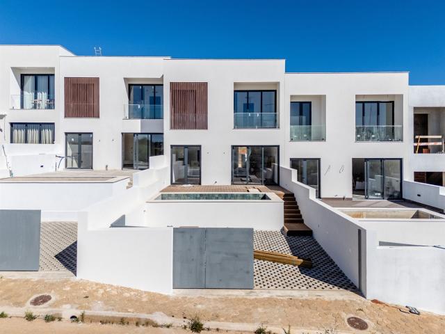 Moradia Geminada T3+1 nova com piscina | Belavista, Ferragud. 180m² Estômbar e Parchal