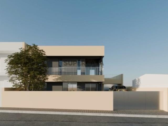 Moradia geminada T4, arquitetura contemporânea com garagem e piscina Quinta do Modelo
