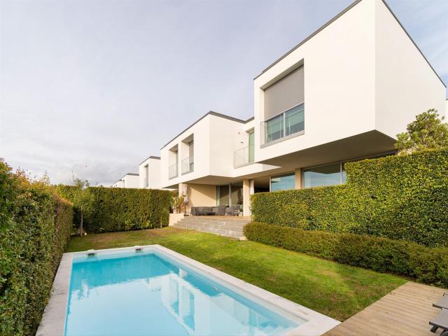 Moradia Geminada T4, Belas Clube de Campo 235m² Queluz e Belas