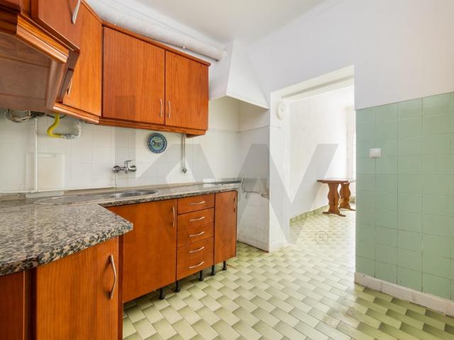 Moradia Geminada T4 com Garagem e Jardim no Prestigiado Bairro Norton de Matos – Coimbra