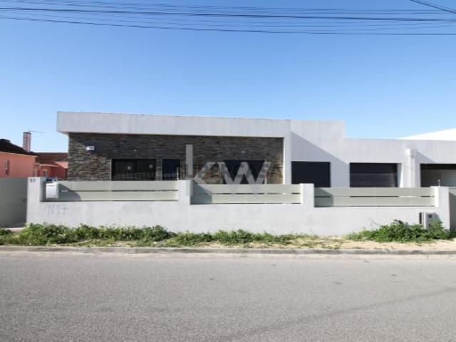 Moradia geminada T4 com piscina Nova construção Azeitão