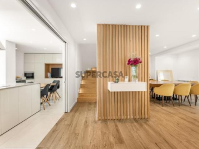 Moradia Geminada T4 com piscina, Cascais