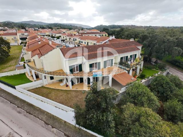 Moradia Geminada T4 / Condominio Aldeia de Irmãos / Azeit. 190m² Azeitão São Lourenço e São Simão