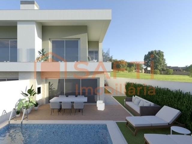 Moradia Geminada T4 C/piscina Redondos Fernão Ferro