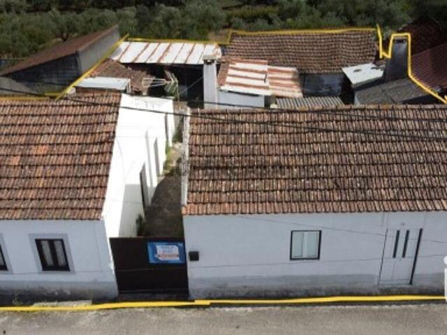 Moradia geminada T4 em Azoia de Cima e Tremês de 99 m²