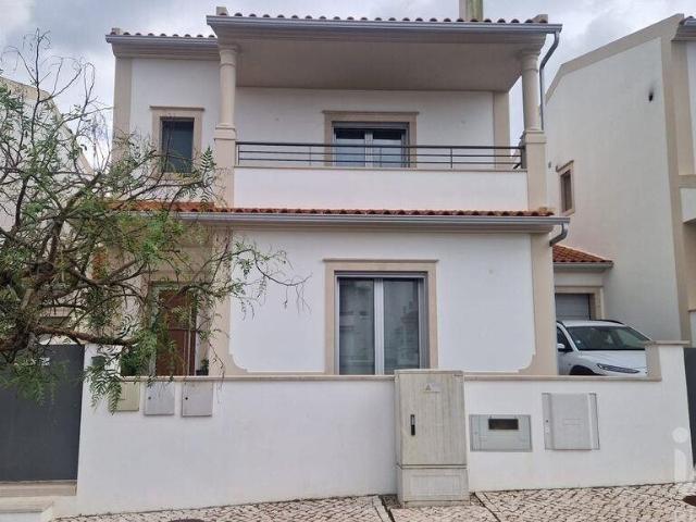 Moradia geminada T4 em Cela de 156 m² 156m² Cela