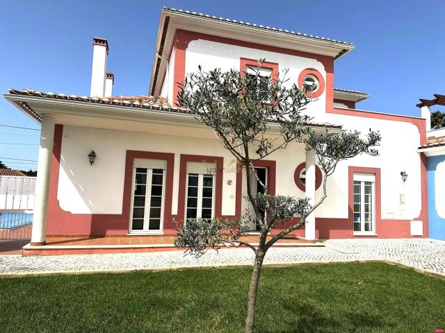 Moradia Geminada T4 em condomínio privado zona de Óbidos 195m² Carvalhal