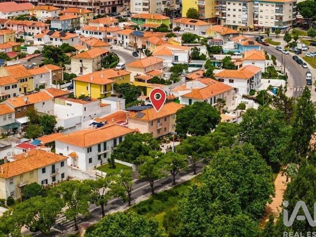 Moradia geminada T4 em Queluz e Belas de 190 m² 190m² Queluz e Belas