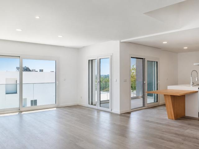 Moradia Geminada T4 em Vale de Milhaços