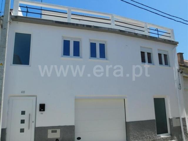 Moradia Geminada T4 / Seia, Santa Eulália