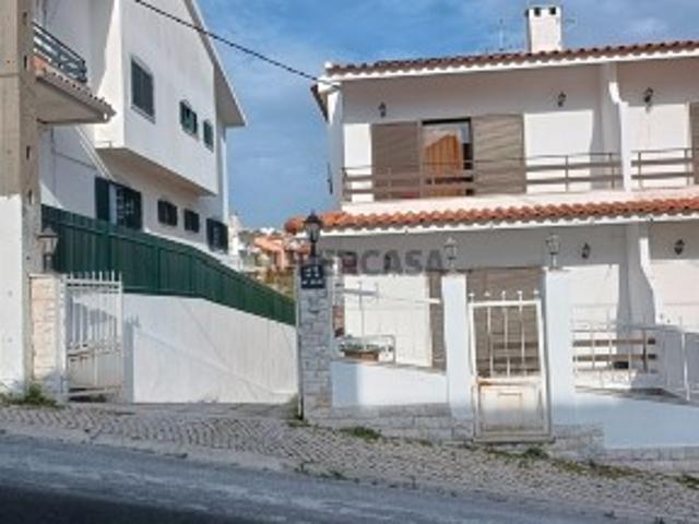 Moradia Geminada T4 Venda em Pontinha e Famões,Odivelas