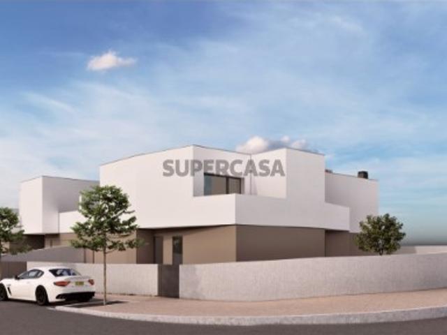 Moradia Geminada T4, Viseu