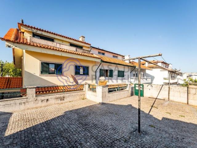 Moradia Geminada T4 3 Suites junto à Escola Básica das Rib. 191m² Perafita, Lavra e Santa Cruz do Bispo