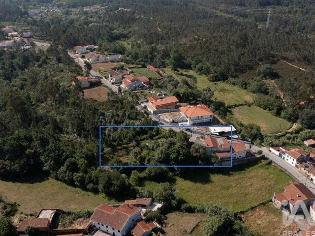 Moradia geminada T5 em Lousã e Vilarinho de 120 m²