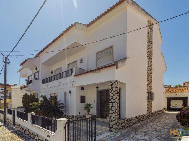 Moradia Geminada T6 | 26074094216