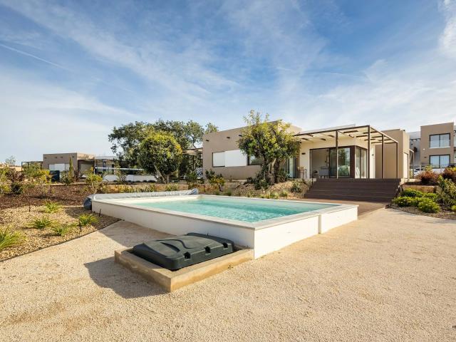 Moradia geminada T1+2 com piscina no Empreendimento Pestana Valley Nature Village Ferragudo