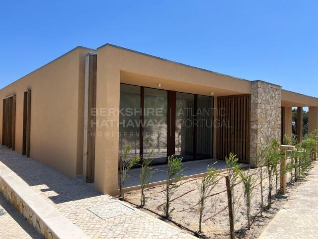 Moradia geminada T2 com piscina privativa, vista sobre a Lagoa de Óbidos