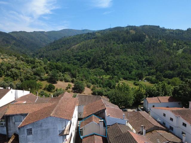 Moradia geminada T2 em Folques de 69 m²